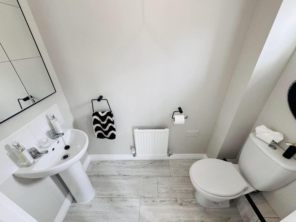 Cloakroom/wc