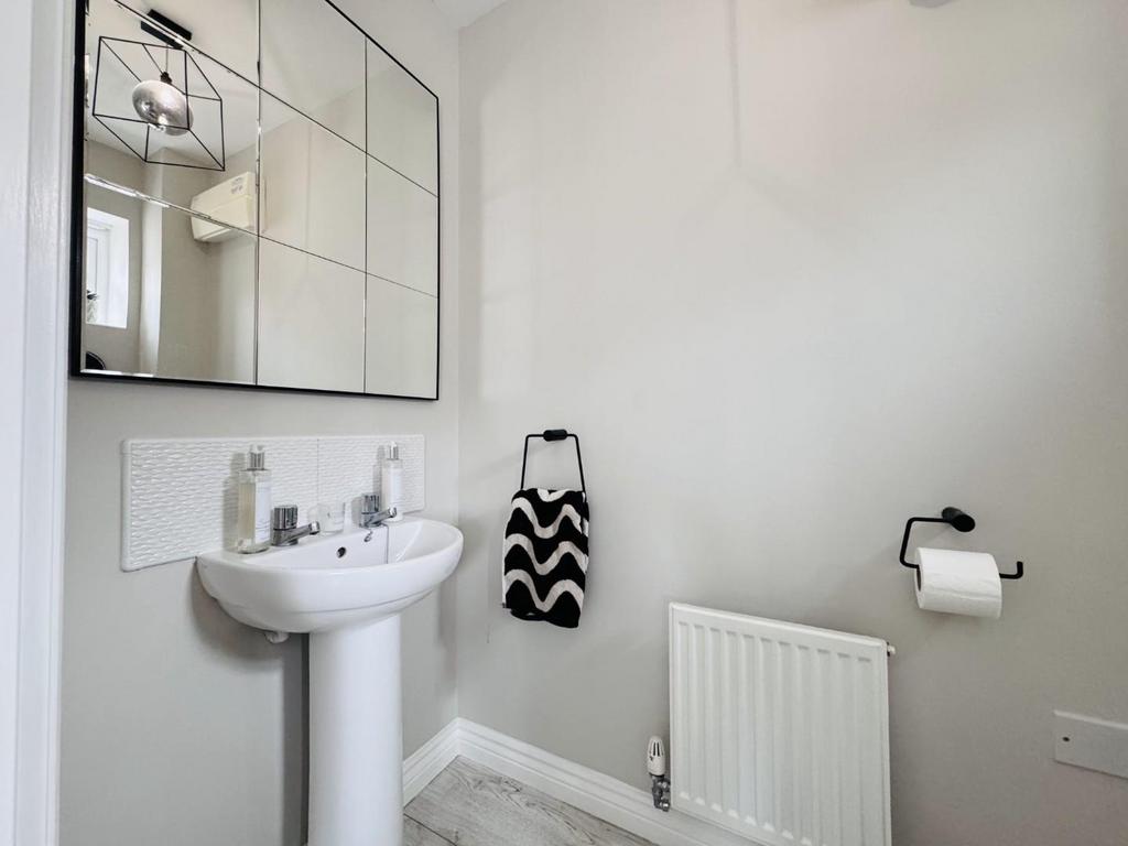 Cloakroom/wc
