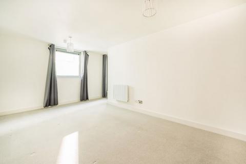 2 bedroom flat to rent, Hardwicks Square, London SW18