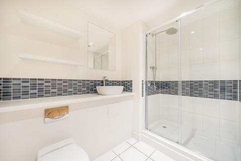 2 bedroom flat to rent, Hardwicks Square, London SW18