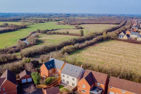 6 bedroom detached house for sale, Southwold Close, Swindon SN25