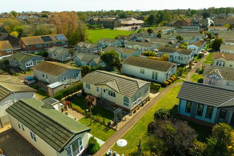 2 bedroom park home for sale, Birchington, Kent, CT7