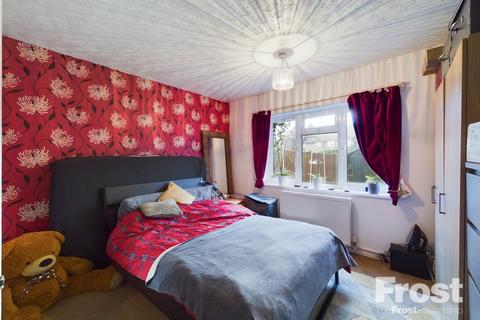 1 bedroom maisonette for sale, Cambria Gardens, Stanwell, Middlesex, TW19