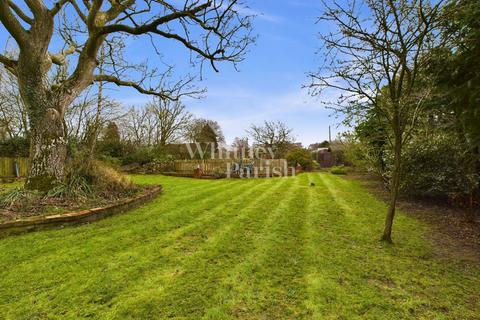 undefined, Hall Road, Winfarthing