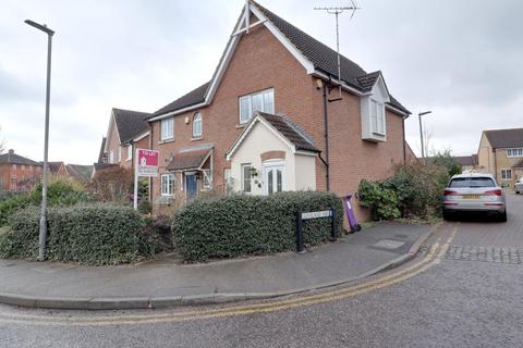 2 bedroom end of terrace house to rent, Cleveland Way, Stevenage SG1