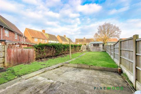 3 bedroom end of terrace house for sale, Springfield Road, Chesterfield S42