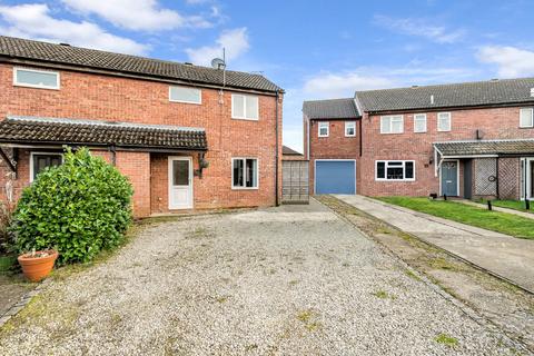 3 bedroom end of terrace house for sale, Roundthorn Way, Surrey GU21