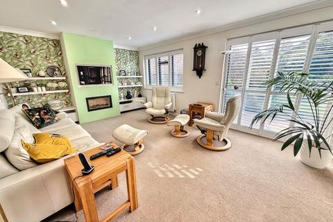 5 Langley Garden, Fordingbridge, SP6 1QL