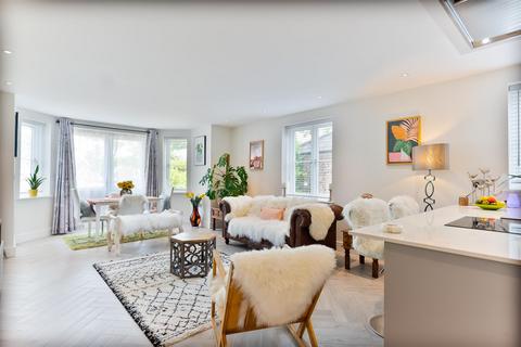 2 bedroom flat for sale, Epsom Road, Guildford