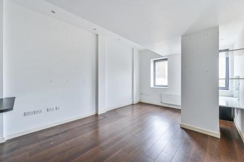 1 bedroom flat for sale, Lumiere Apartments, St Johns Hill, London, SW11