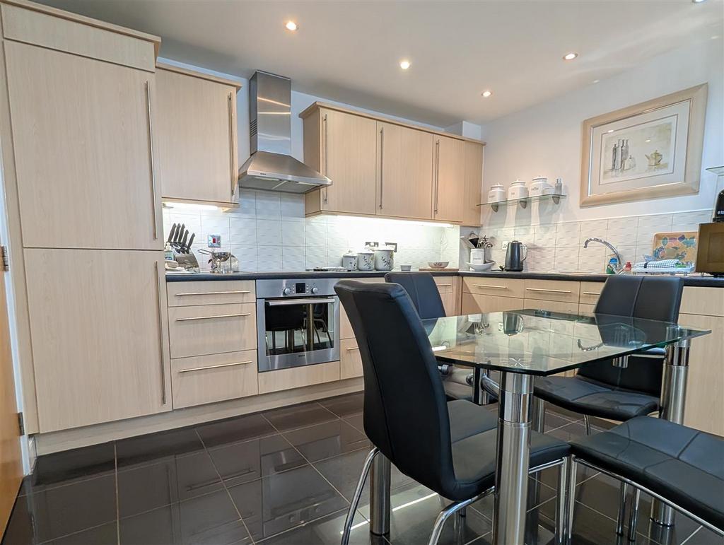 Dining kitchen