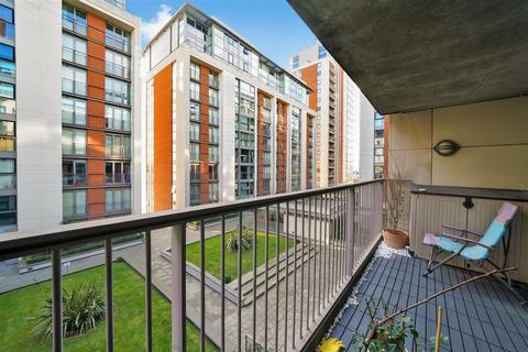 2 bedroom apartment for sale, Baltic Apartments, Royal Victoria Dock, E16