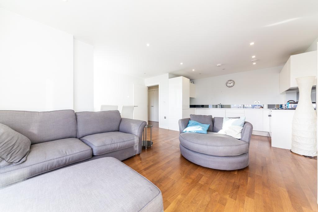 Lounge / Kitchen
