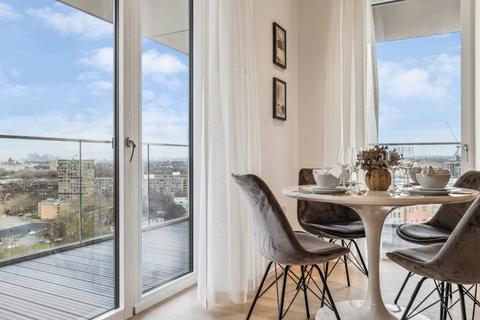 2 bedroom flat to rent, Coda Residences, 6 York Place, London