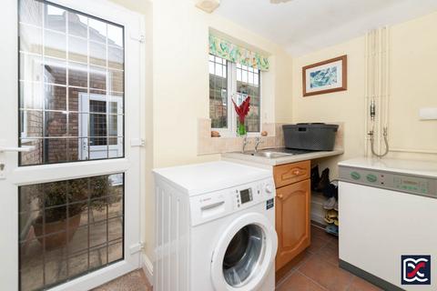 2 Bakers Lane, Norton, Daventry, NN11 2EL