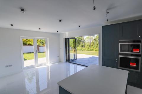 5 bedroom detached house for sale, North Trade Road, BATTLE, TN33