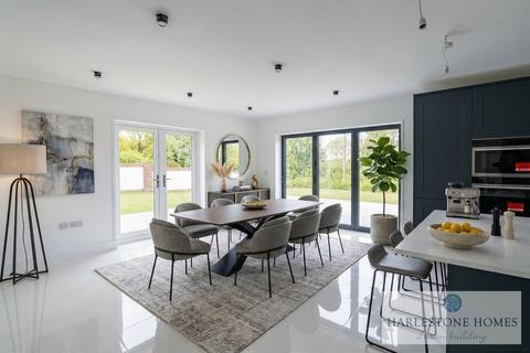 5 bedroom detached house for sale, North Trade Road, BATTLE, TN33