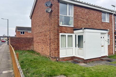 2 bedroom ground floor flat to rent, Ravenspurn Way, Grimsby, DN31