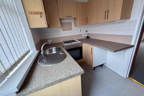 2 bedroom ground floor flat to rent, Ravenspurn Way, Grimsby, DN31