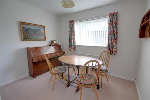 19 Brookside, Newent, GL18 1RB