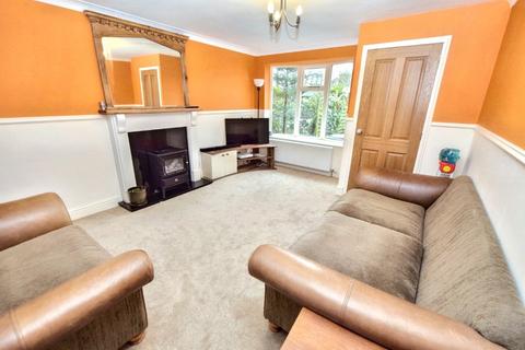 2 bedroom terraced house for sale, Lawns Terrace, New Farnley, Leeds, West Yorkshire