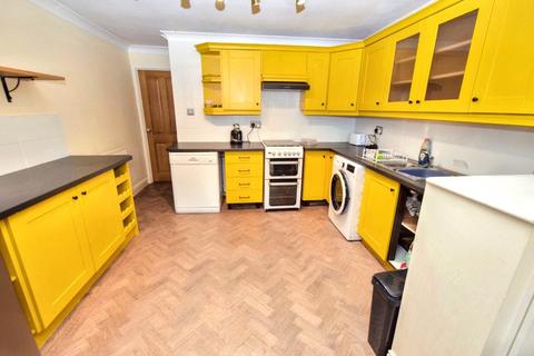 2 bedroom terraced house for sale, Lawns Terrace, New Farnley, Leeds, West Yorkshire