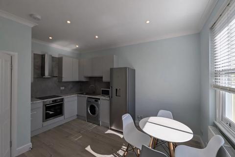 2 bedroom flat to rent, Cambridge Gardens, Ladbroke Grove, Notting Hill, London