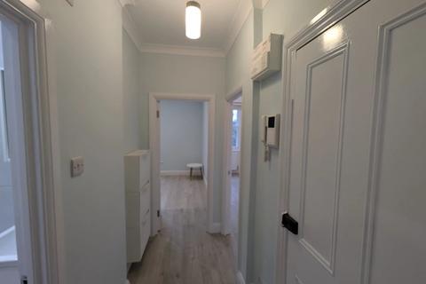 2 bedroom flat to rent, Cambridge Gardens, Ladbroke Grove, Notting Hill, London