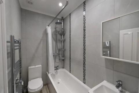 2 bedroom flat to rent, Cambridge Gardens, Ladbroke Grove, Notting Hill, London
