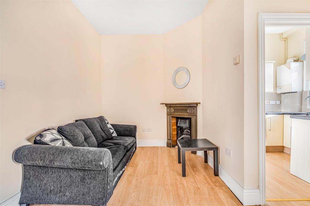 JA-Flat C 28 West Hill-7.JPG