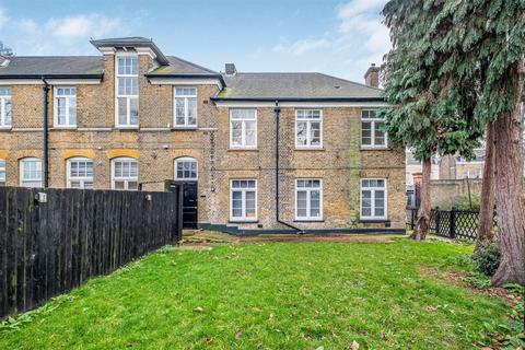 2 bedroom flat to rent, West Hill, Wandsworth SW18