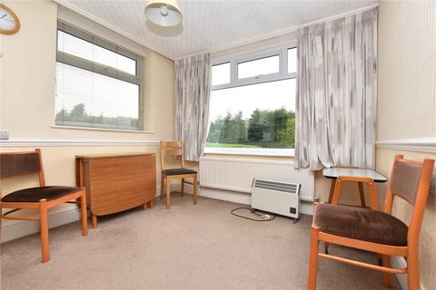 2 bedroom bungalow for sale, Manor Farm Drive, Churwell, Morley, Leeds