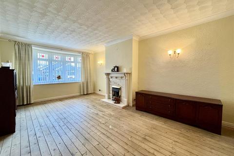 2 bedroom semi-detached bungalow for sale, Wharfedale Crescent, Garforth, Leeds