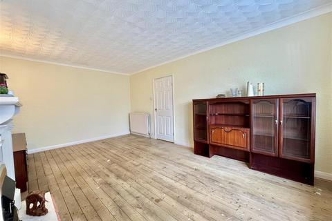 2 bedroom semi-detached bungalow for sale, Wharfedale Crescent, Garforth, Leeds