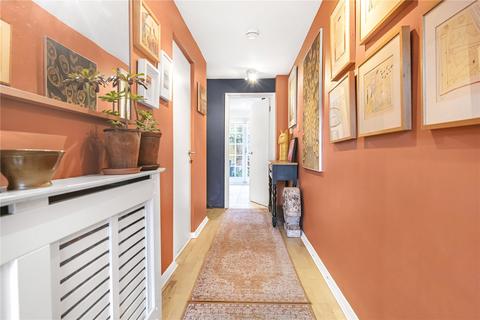 14 Queen Close, Henley-on-thames, RG9 1BP