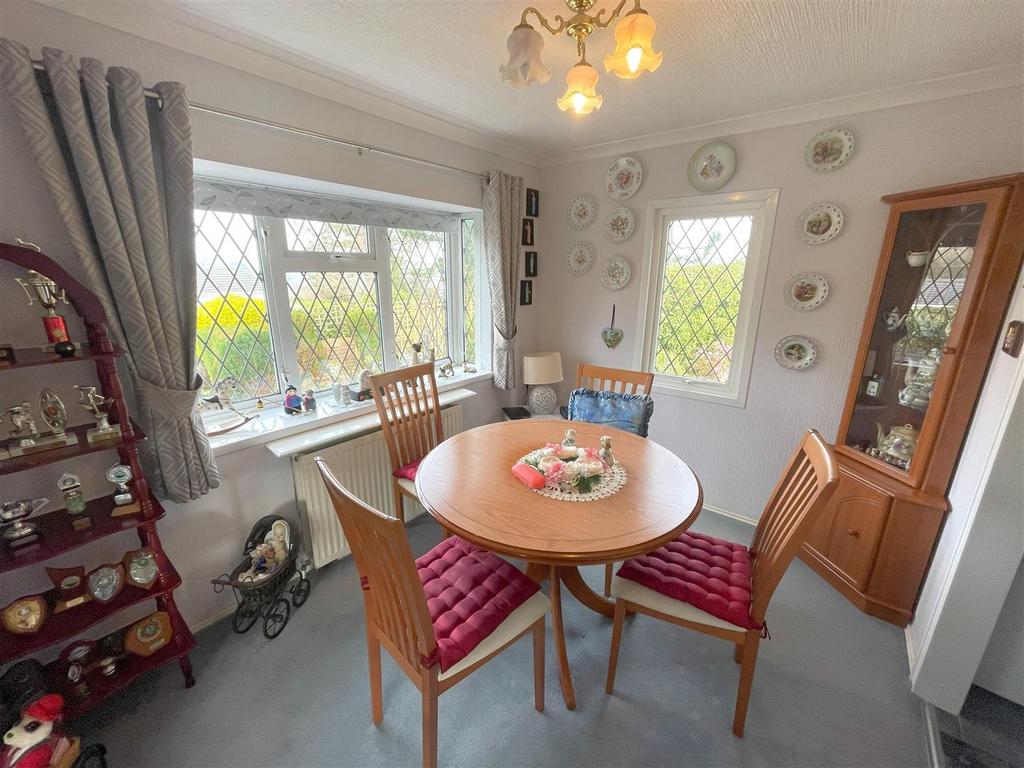 Dining room .jpg