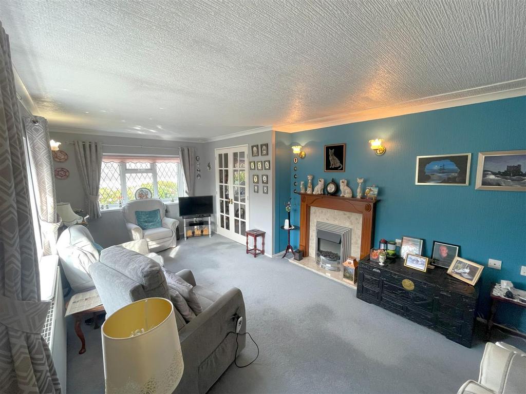 Sitting room 2.jpg