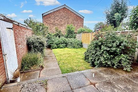 12 Burns Road, Daventry, NN11 9AX