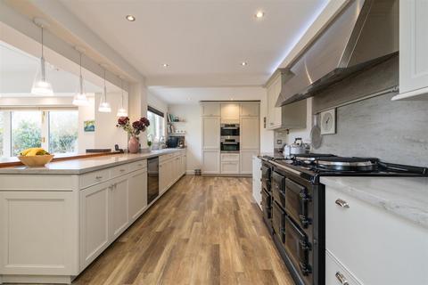 14 Brueton Avenue, Solihull, B91 3EN
