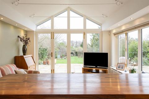 14 Brueton Avenue, Solihull, B91 3EN
