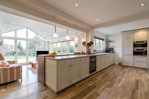 14 Brueton Avenue, Solihull, B91 3EN