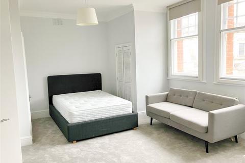 Studio to rent, Egerton Gardens, Knightsbridge, London, SW3