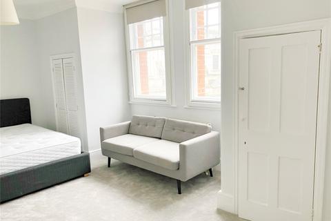 Studio to rent, Egerton Gardens, Knightsbridge, London, SW3