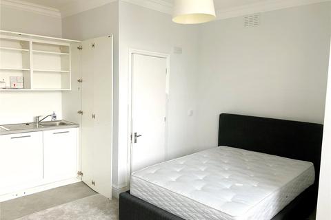 Studio to rent, Egerton Gardens, Knightsbridge, London, SW3