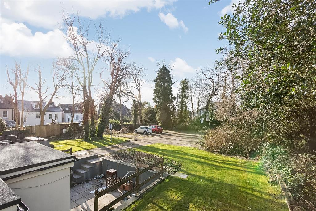 Direct Access to Communal Gardens