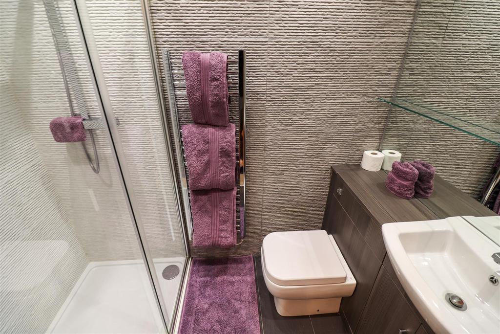 En-suite Shower Room / WC