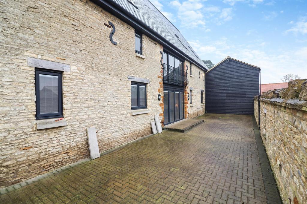 Rear Courtyard