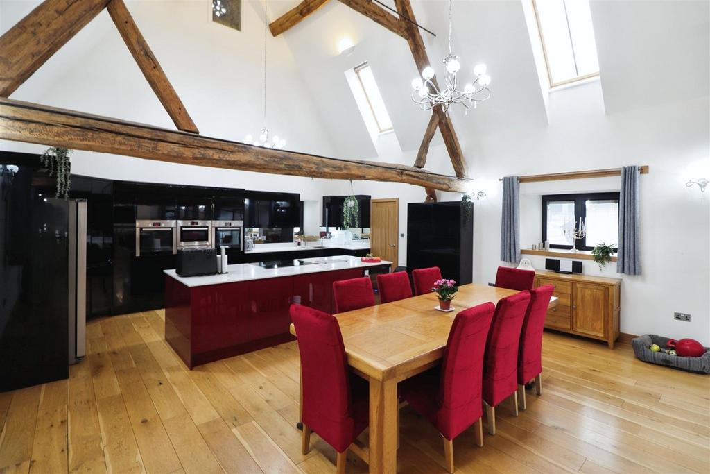 Kitchen / Dining Room