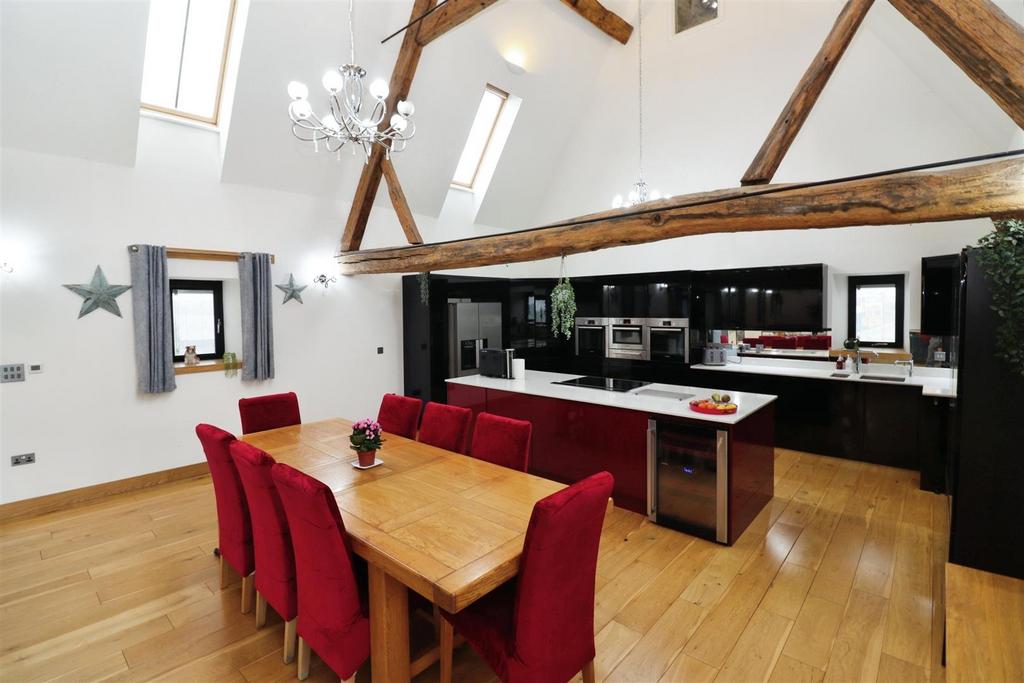 Kitchen / Dining Room