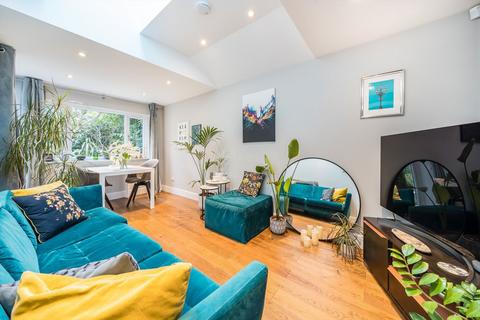 133 Coteford Street, London, SW17 8NX